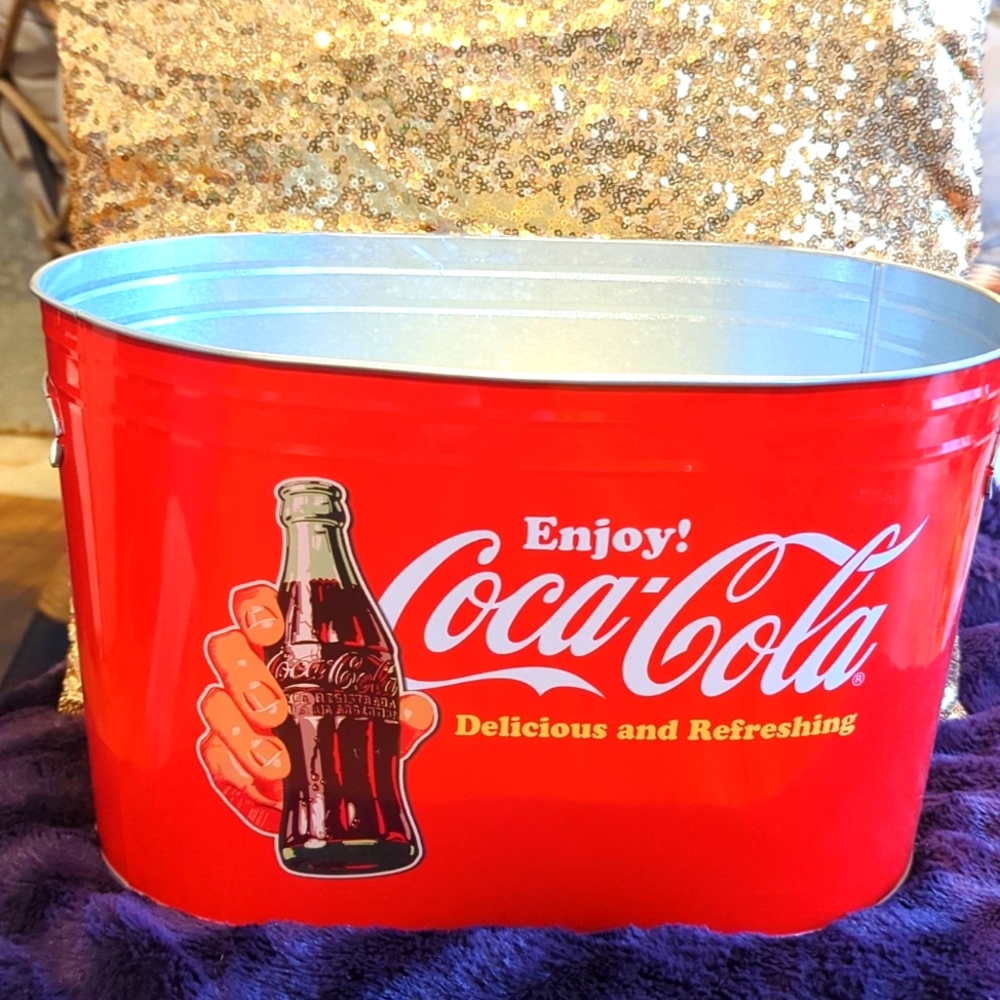 Medium sized metal ice bucket